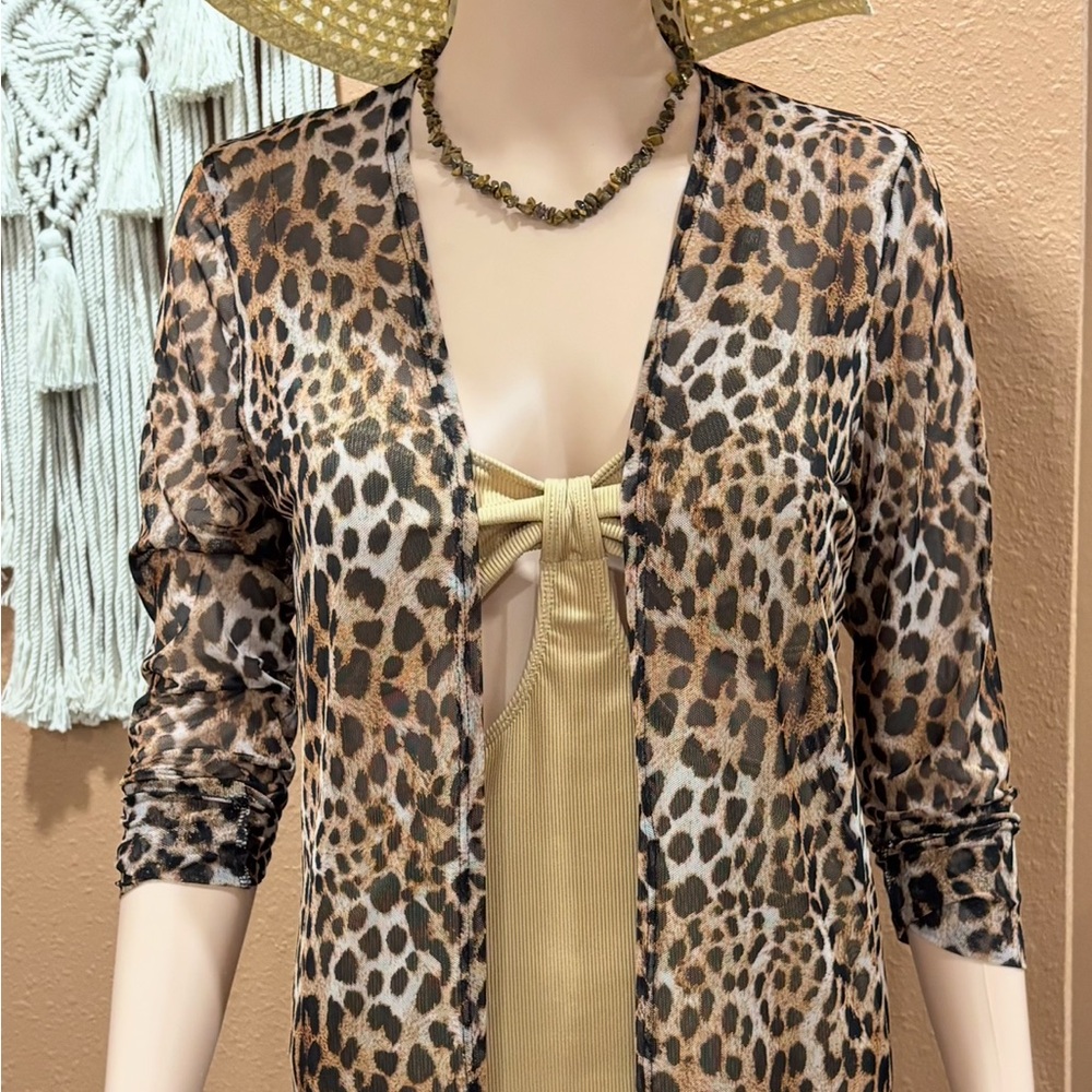 Discreet Leopard Print Kimono - Brown & Black - Picture 7 of 14